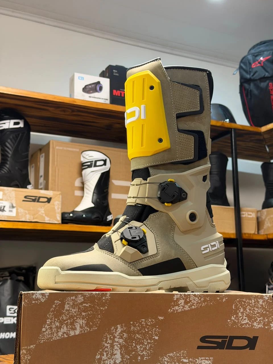 Botas SIDI Taurus Gore Tex Color Arena y Ocre - Imagen 3