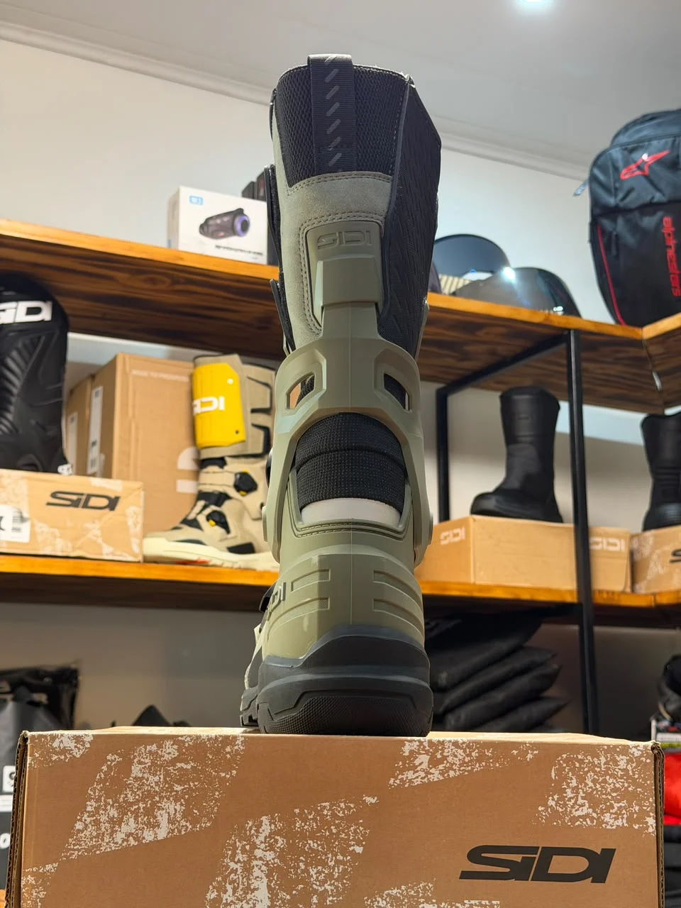 Botas SIDI Taurus Gore Tex Color Gris Taupe y Verde Salvia - Imagen 4