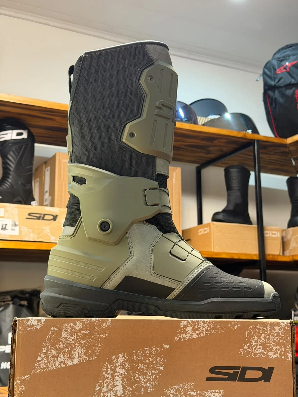 Botas SIDI Taurus Gore Tex Color Gris Taupe y Verde Salvia - Imagen 6